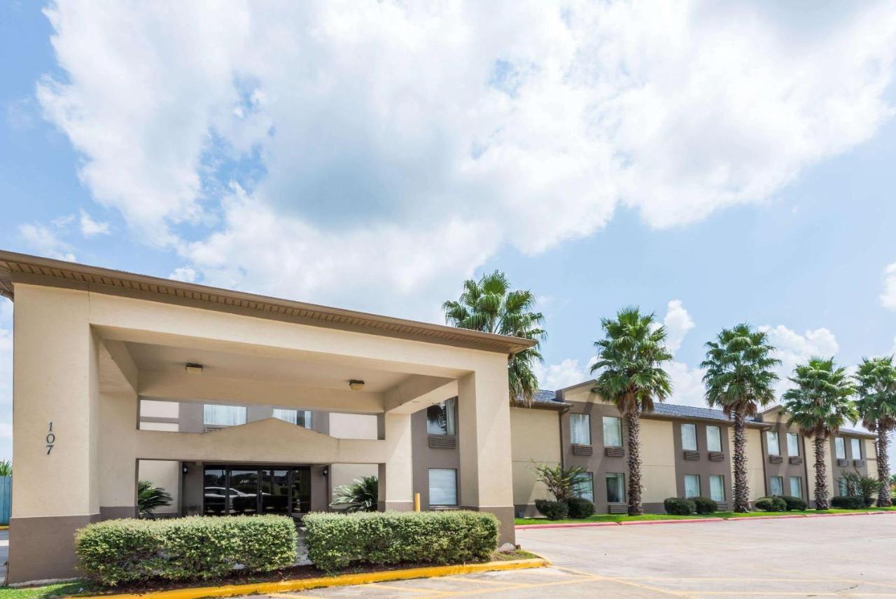 Howard Johnson By Wyndham Iowa La Exterior foto