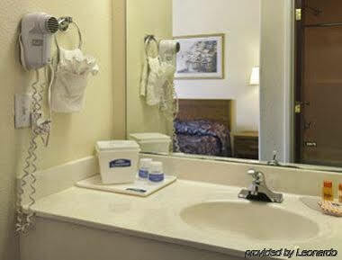 Howard Johnson By Wyndham Iowa La Exterior foto